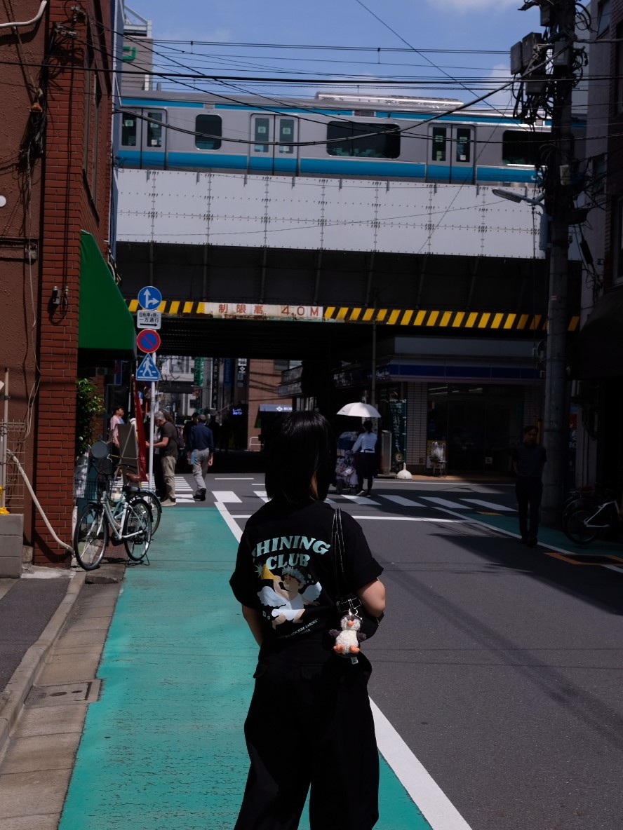 Afterglow Tee glowing in the dark, placeholder photo